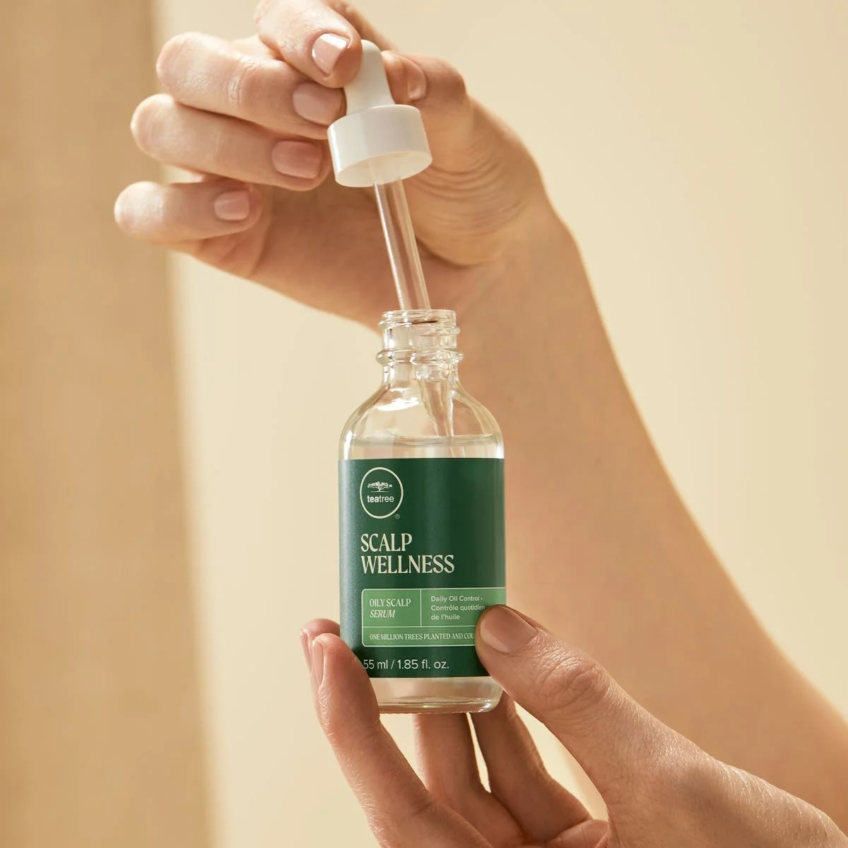 Tea Tree Scalp Wellness Oily Scalp Serum priežiūros priemonė itin greitai susiriebaluojantiems plaukams